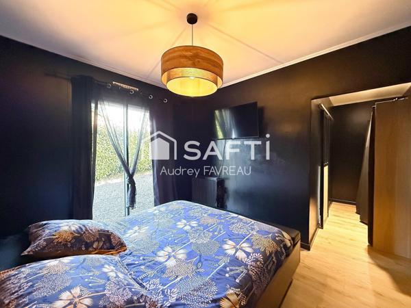 Maison d'architecte rénovée avec piscine et terrain