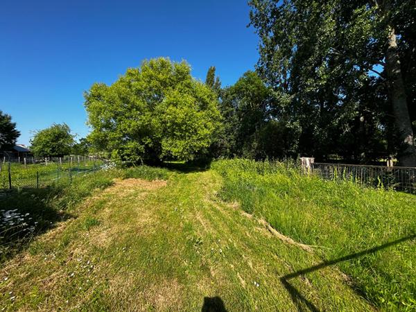 Terrain constructible 1060 m² sur Saint-Joachim