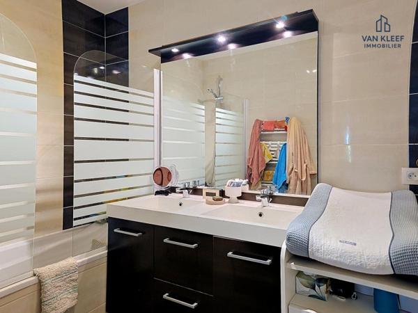 Vente / Maison T4 à Cessy (01170)