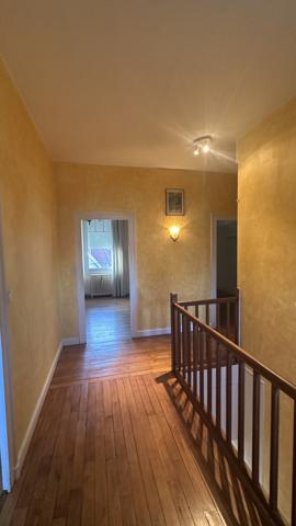 Maison
                                                                                                                                                                                                                                                                                                                        6 pièce(s)                                                                                                                                                                                                          3 chambre(s)                                                                                                                                                                                                          175  m²