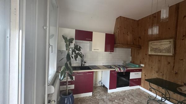 Maison
                                                                                                                                                                                                                                                                                                                        6 pièce(s)                                                                                                                                                                                                          3 chambre(s)                                                                                                                                                                                                          175  m²