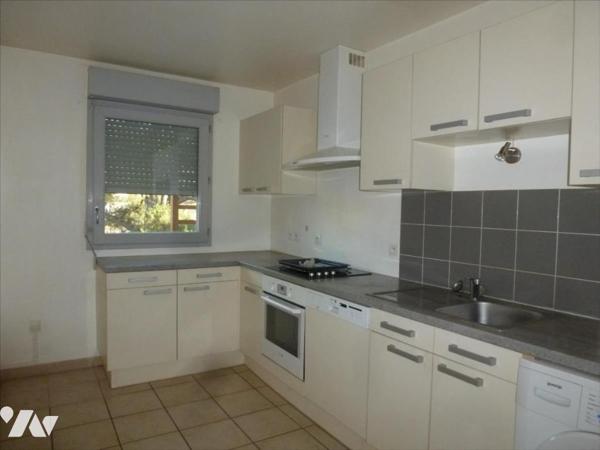 Proximité Centre Ville Appartement de type 3 au 2ème étage avec ascenseur vendu loué.