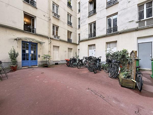 2 pièces à rénover au pied des Buttes Chaumont - PARIS