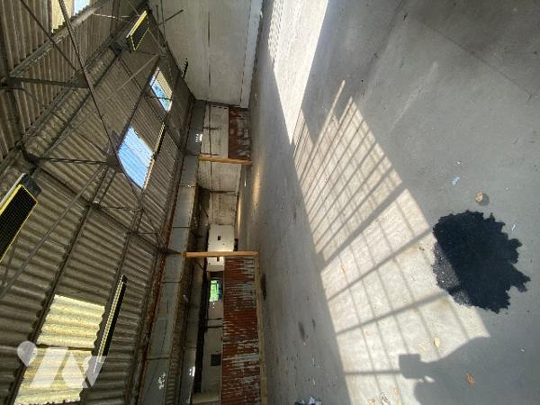 En zone urbaine, local professionnel.