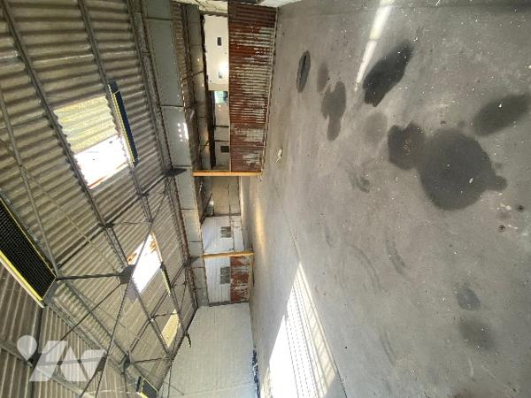 En zone urbaine, local professionnel.