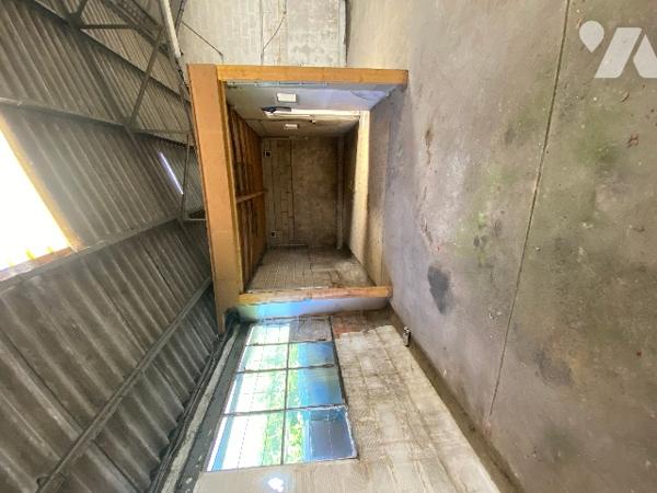 En zone urbaine, local professionnel.