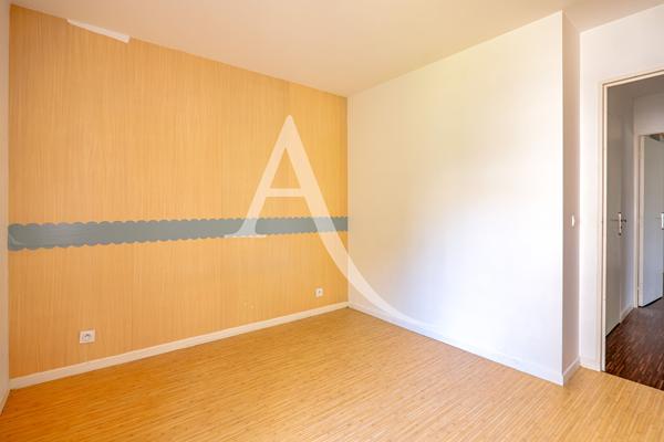T4 Duplex avec jardin, bon état générale