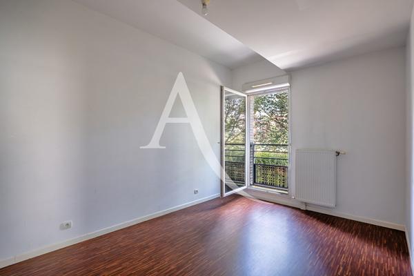 T4 Duplex avec jardin, bon état générale
