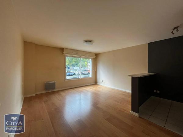 Appartement à louer 1 pièce 29.79m² Laval (53000)