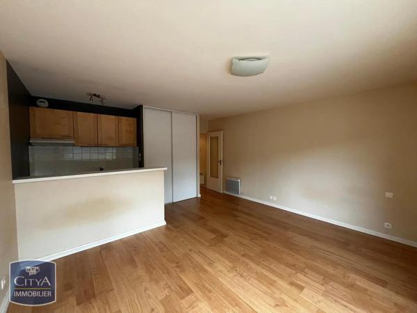 Appartement à louer 1 pièce 29.79m² Laval (53000)