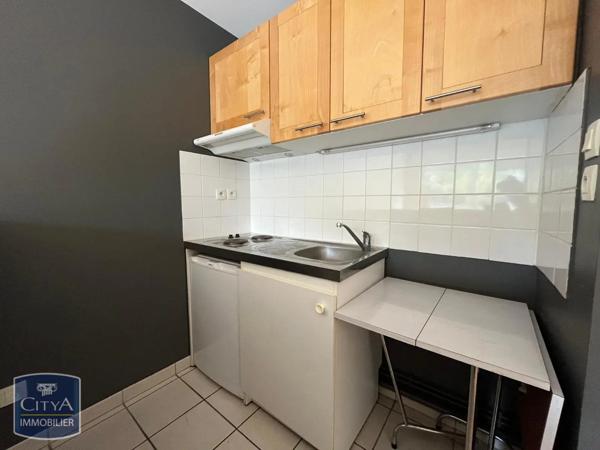Appartement à louer 1 pièce 29.79m² Laval (53000)