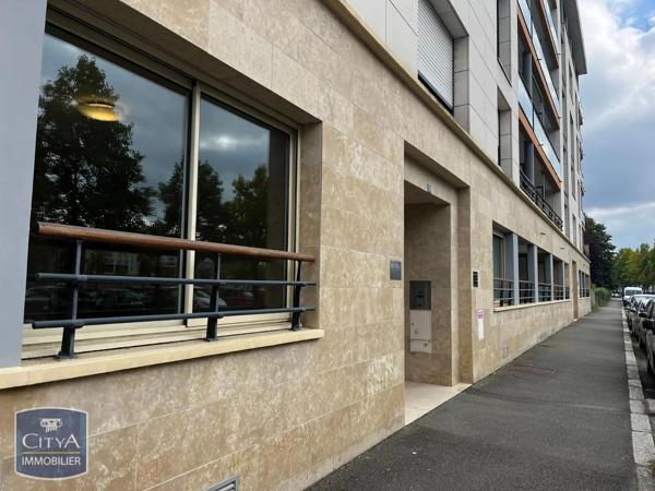 Appartement à louer 1 pièce 29.79m² Laval (53000)