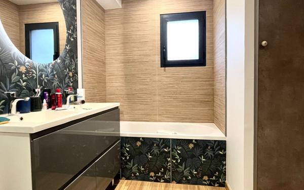 Maison à vendre    5 pièces • 123 m2 Émiéville