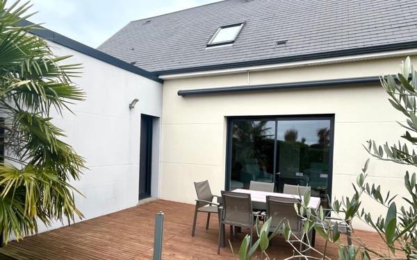 Maison à vendre    5 pièces • 123 m2 Émiéville