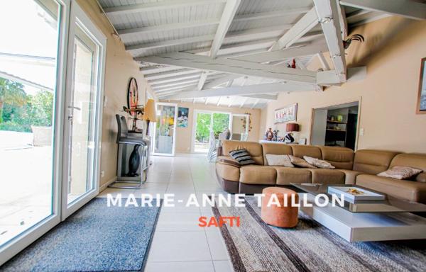 Maison de ville de 199 m2 - 4 chambres - Piscine - Pergola bioclimatique - Terrain de 5 159 m2