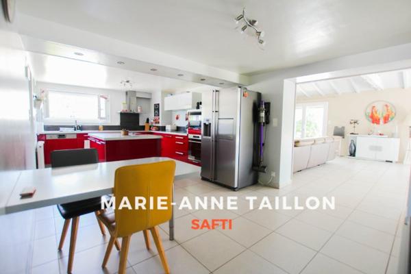 Maison de ville de 199 m2 - 4 chambres - Piscine - Pergola bioclimatique - Terrain de 5 159 m2