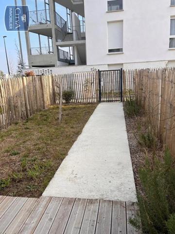 Appartement à louer 4 pièces 81.2m² Seilh (31840)