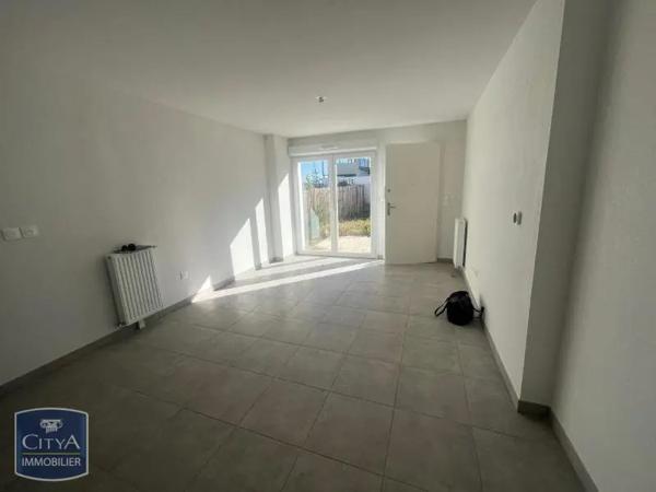 Appartement à louer 4 pièces 81.2m² Seilh (31840)