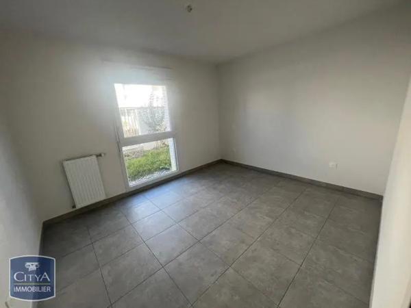Appartement à louer 4 pièces 81.2m² Seilh (31840)