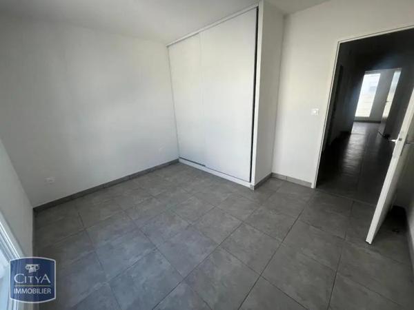 Appartement à louer 4 pièces 81.2m² Seilh (31840)