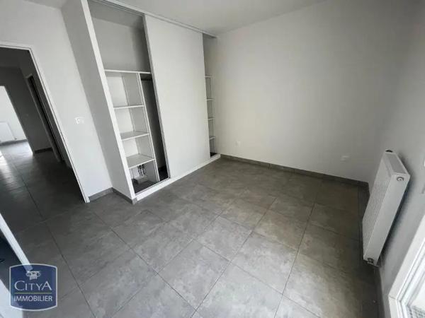 Appartement à louer 4 pièces 81.2m² Seilh (31840)