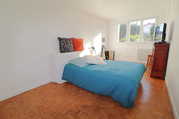 Appartement traversant à Saint-Maur - Quartier Champignol, Proche RER A et Commerces