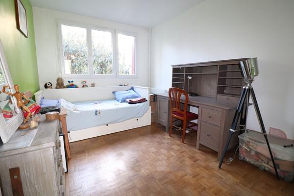 Appartement traversant à Saint-Maur - Quartier Champignol, Proche RER A et Commerces