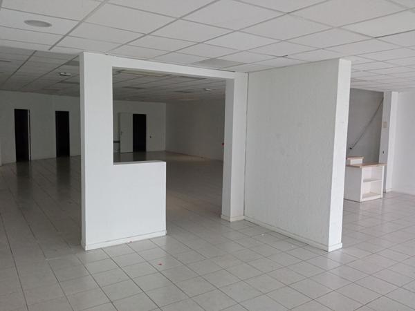 CHALLANS, Local commercial de 230 m²