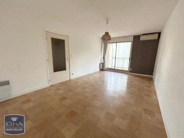 Appartement à louer 3 pièces 69.96m² Toulon (83200)