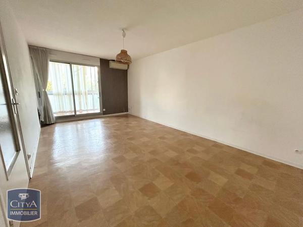 Appartement à louer 3 pièces 69.96m² Toulon (83200)