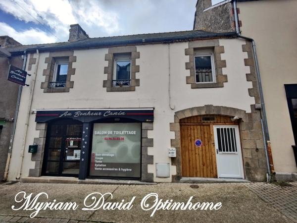 Immeuble de rapport rénové – 2 appartements + local commercial – Rostrenen centre