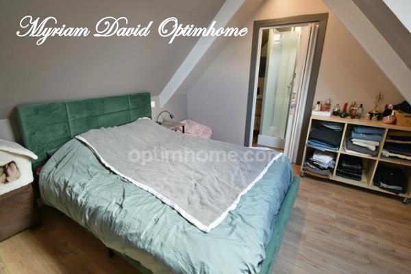 Immeuble de rapport rénové – 2 appartements + local commercial – Rostrenen centre