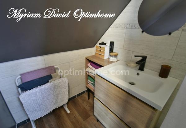 Immeuble de rapport rénové – 2 appartements + local commercial – Rostrenen centre