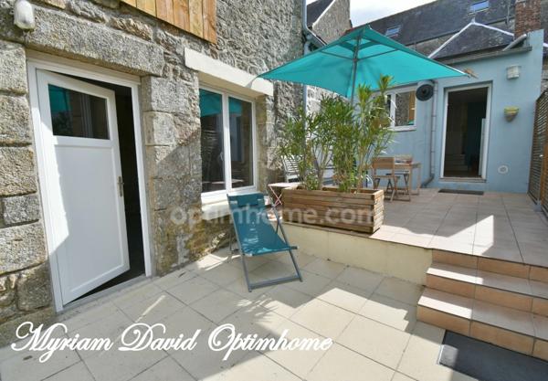 Immeuble de rapport rénové – 2 appartements + local commercial – Rostrenen centre