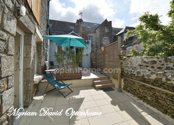 Immeuble de rapport rénové – 2 appartements + local commercial – Rostrenen centre