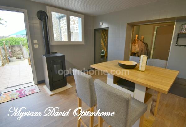 Immeuble de rapport rénové – 2 appartements + local commercial – Rostrenen centre