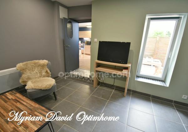 Immeuble de rapport rénové – 2 appartements + local commercial – Rostrenen centre