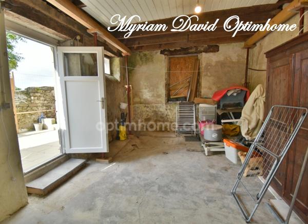 Immeuble de rapport rénové – 2 appartements + local commercial – Rostrenen centre