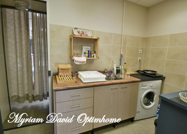 Immeuble de rapport rénové – 2 appartements + local commercial – Rostrenen centre