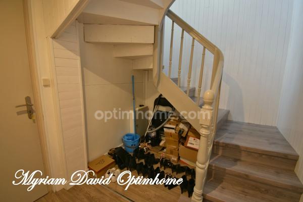 Immeuble de rapport rénové – 2 appartements + local commercial – Rostrenen centre