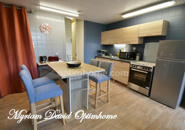 Immeuble de rapport rénové – 2 appartements + local commercial – Rostrenen centre