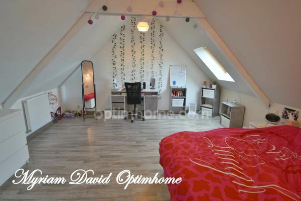 Immeuble de rapport rénové – 2 appartements + local commercial – Rostrenen centre