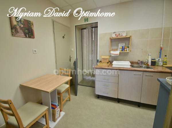 Immeuble de rapport rénové – 2 appartements + local commercial – Rostrenen centre