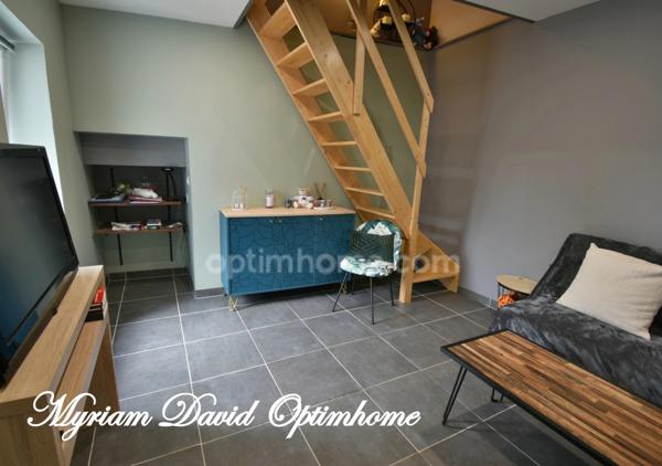 Immeuble de rapport rénové – 2 appartements + local commercial – Rostrenen centre