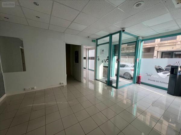 Local commercial à vendre à Le Mans dans la Sarthe (72000), ref : 72003-1089811