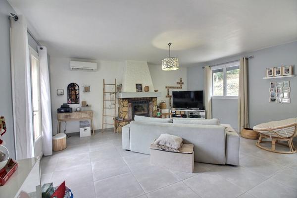 Maison T5/ 6 - Simiane-Collongue - 200 m2 sur 1845 m² de terrain