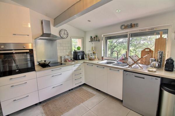 Maison T5/ 6 - Simiane-Collongue - 200 m2 sur 1845 m² de terrain