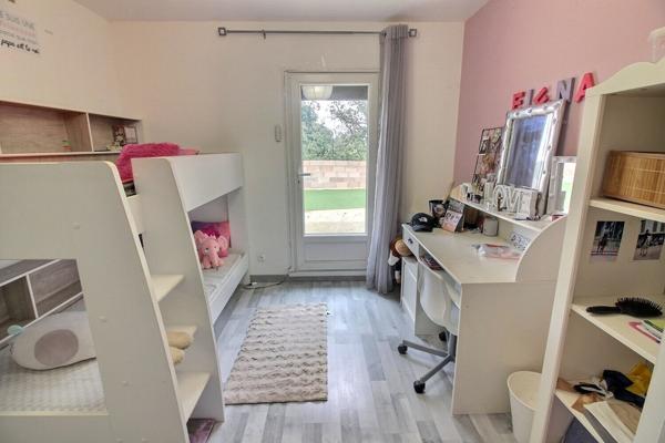 Maison T5/ 6 - Simiane-Collongue - 200 m2 sur 1845 m² de terrain