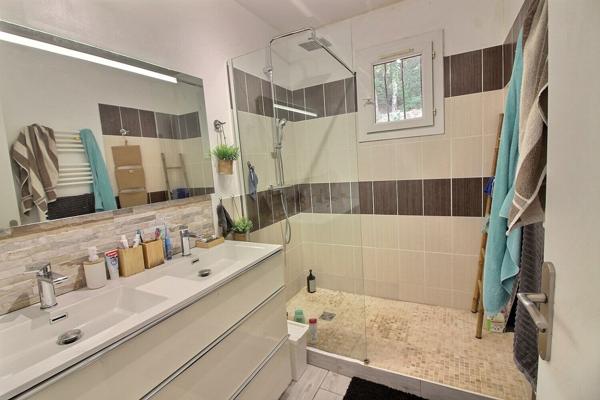 Maison T5/ 6 - Simiane-Collongue - 200 m2 sur 1845 m² de terrain