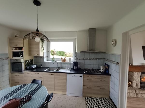 29530 Plonévez du Faou maison, véranda, calme, dépendances sous-sol Hangar sur 11 000 m²